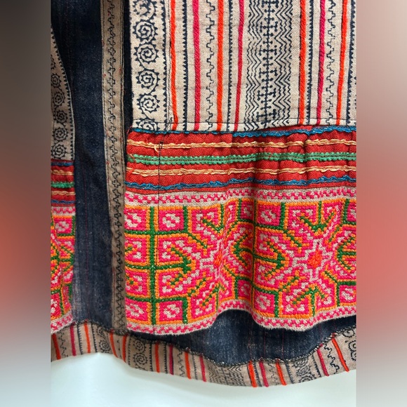 Colorful Patterned Cape - Picture 7 of 7